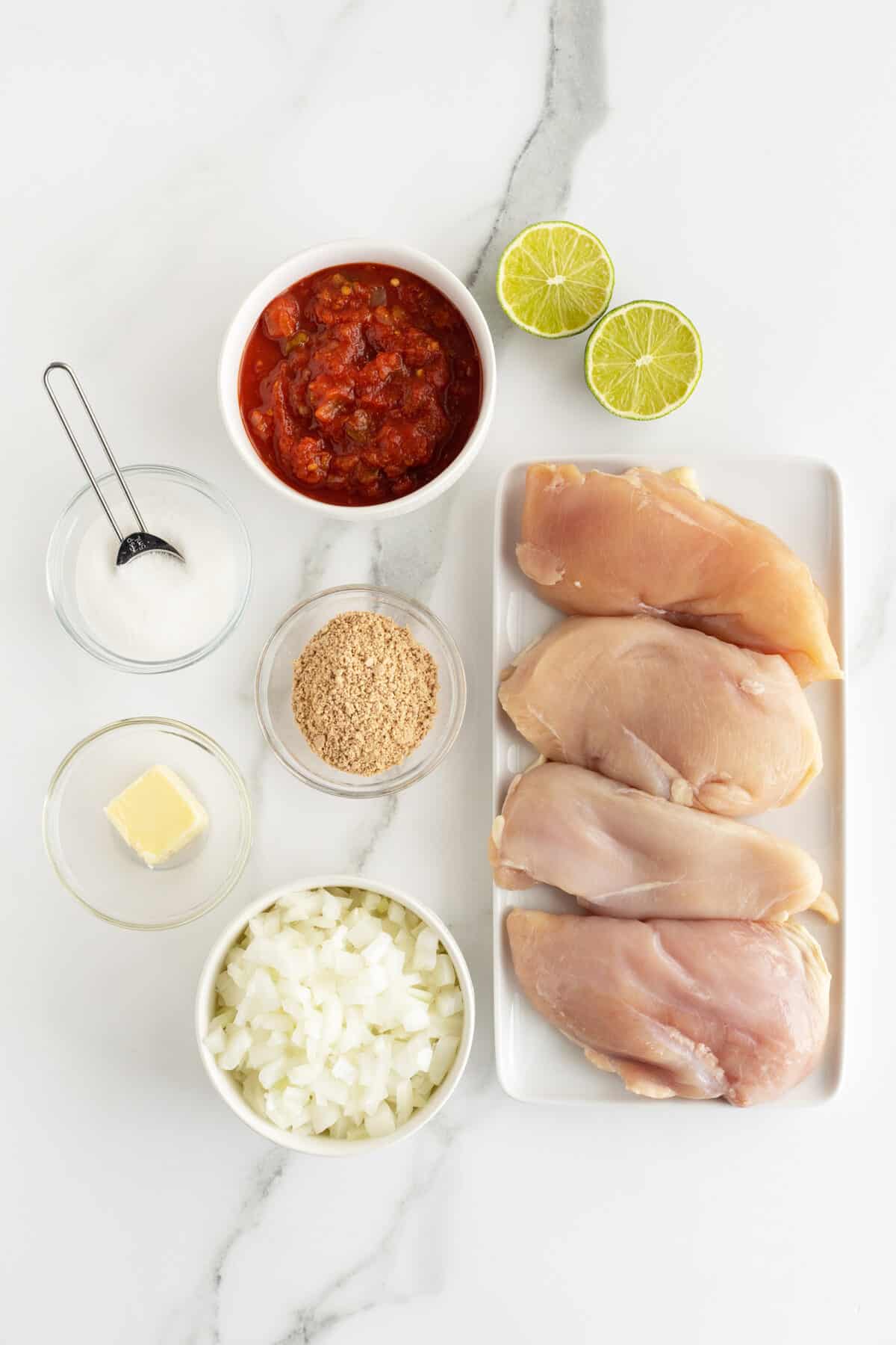 crockpot chicken fajitas ingredients in small bowls